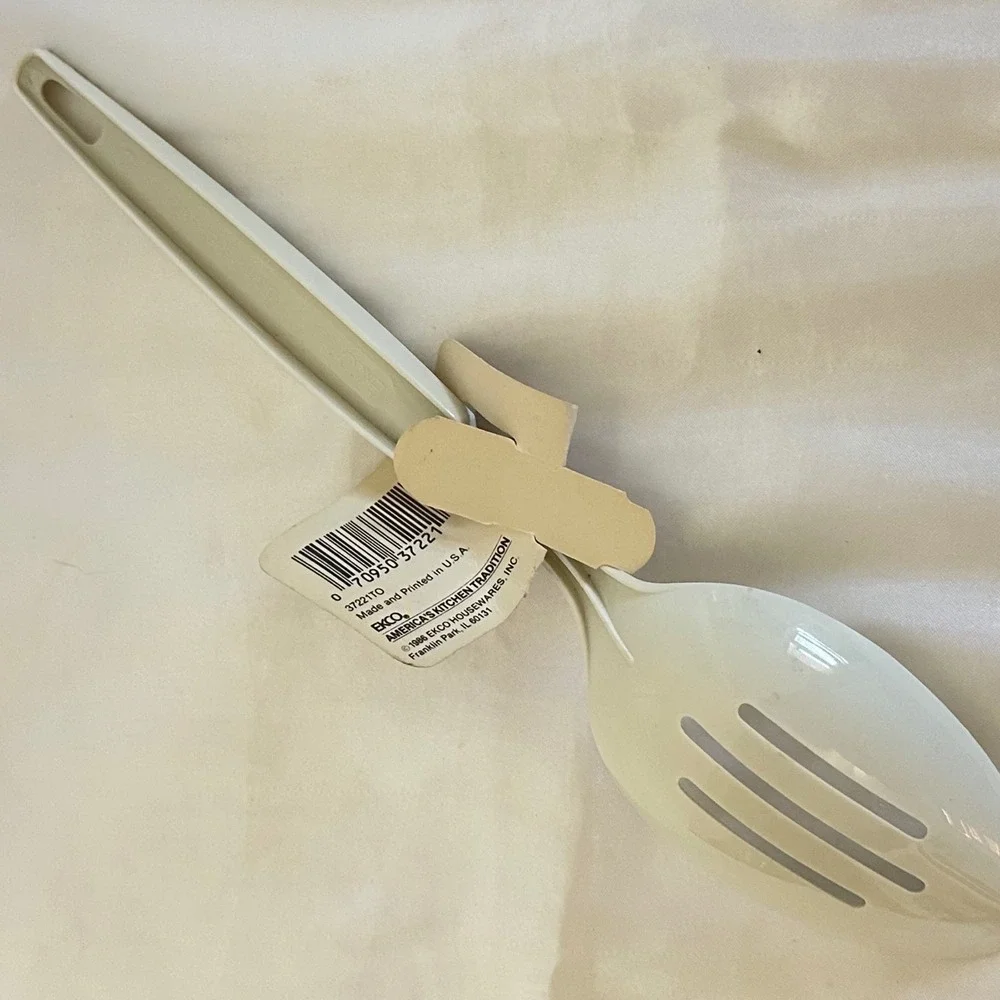 EKCO Slotted Spoon White NEW Vintage 1986 Nylon Spectrum Made in USA
